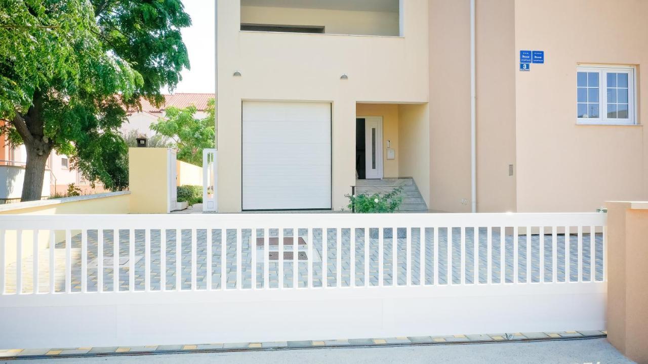 Apartments Sandrina Vrsi Εξωτερικό φωτογραφία