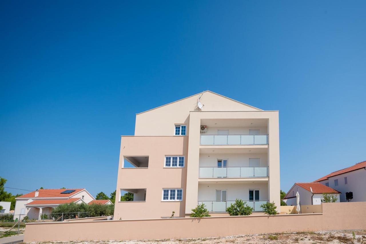 Apartments Sandrina Vrsi Εξωτερικό φωτογραφία