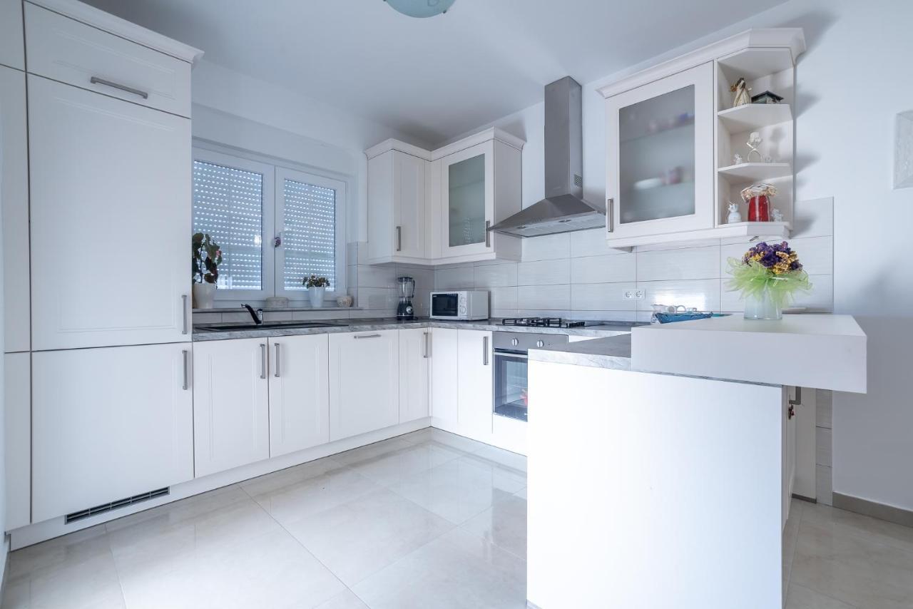 Apartments Sandrina Vrsi Εξωτερικό φωτογραφία