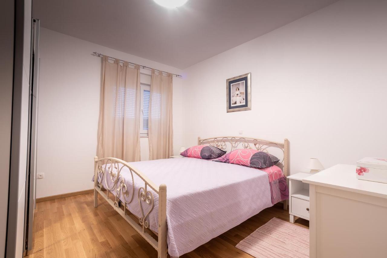 Apartments Sandrina Vrsi Εξωτερικό φωτογραφία