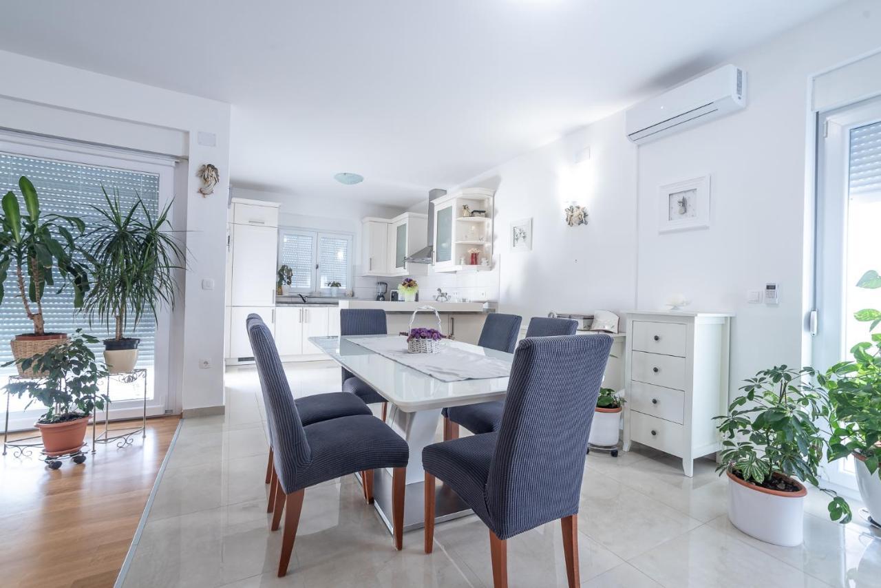 Apartments Sandrina Vrsi Εξωτερικό φωτογραφία