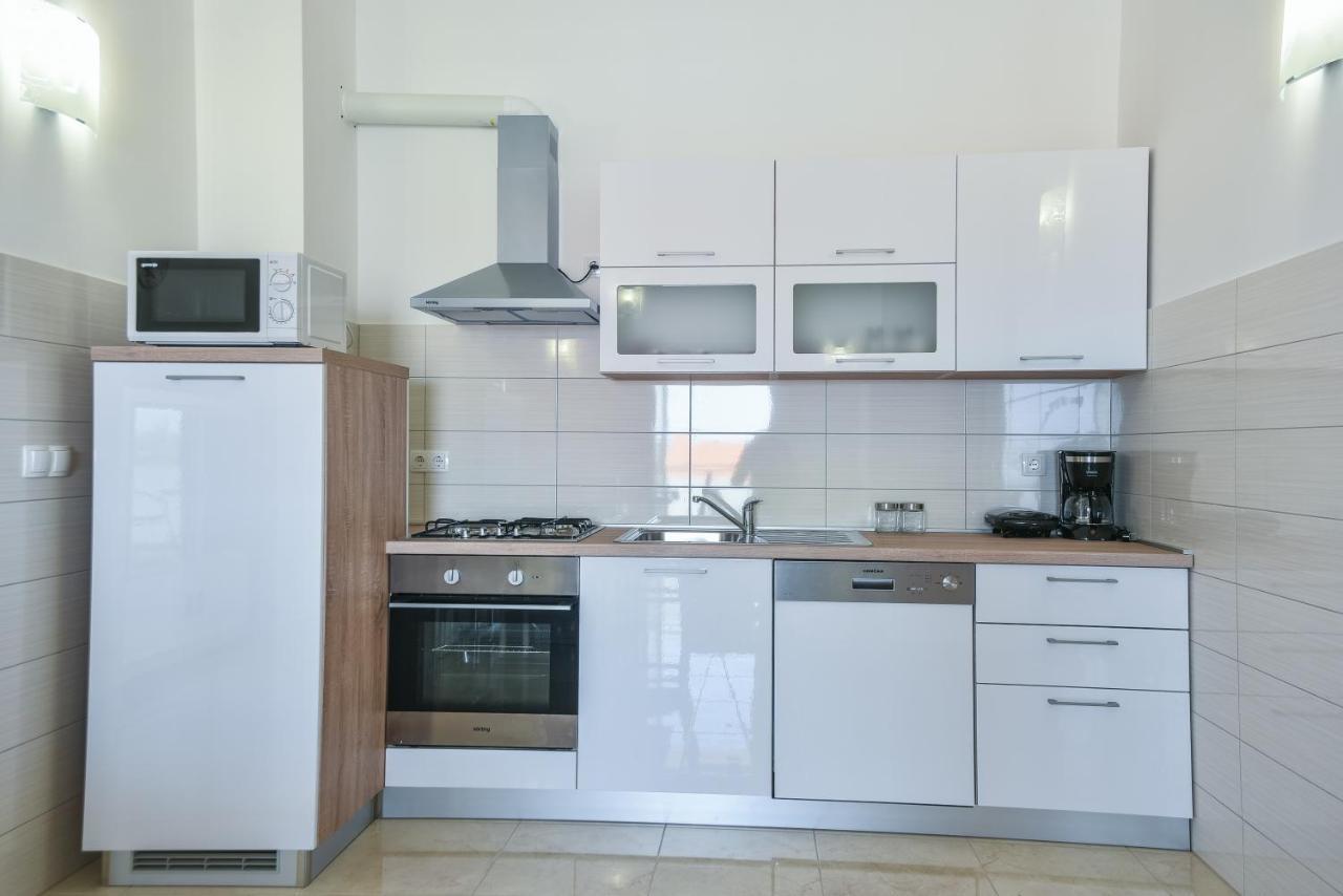 Apartments Sandrina Vrsi Εξωτερικό φωτογραφία