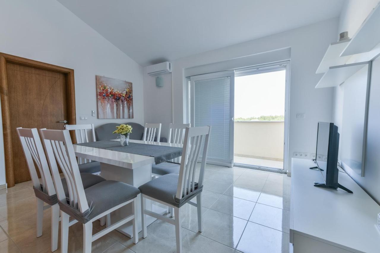 Apartments Sandrina Vrsi Εξωτερικό φωτογραφία