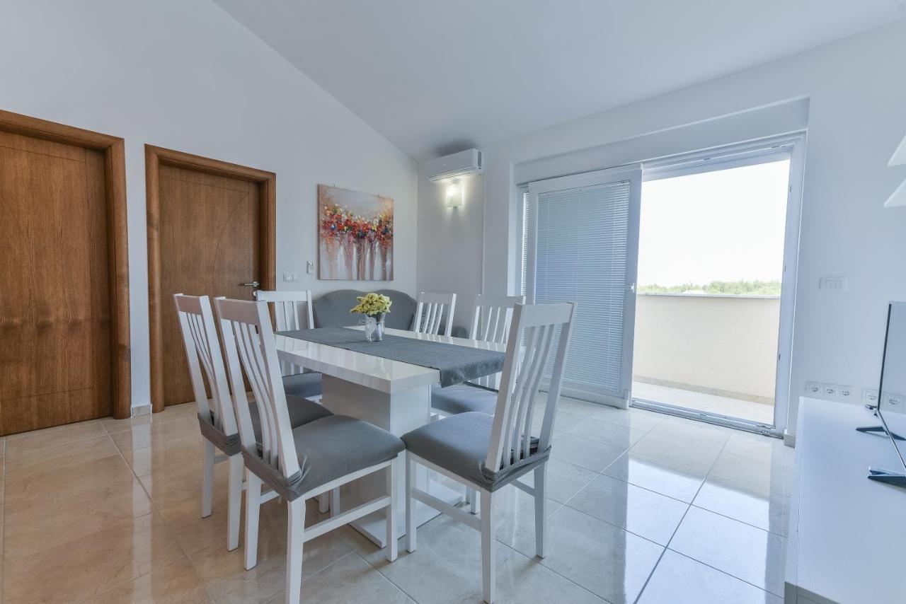 Apartments Sandrina Vrsi Εξωτερικό φωτογραφία