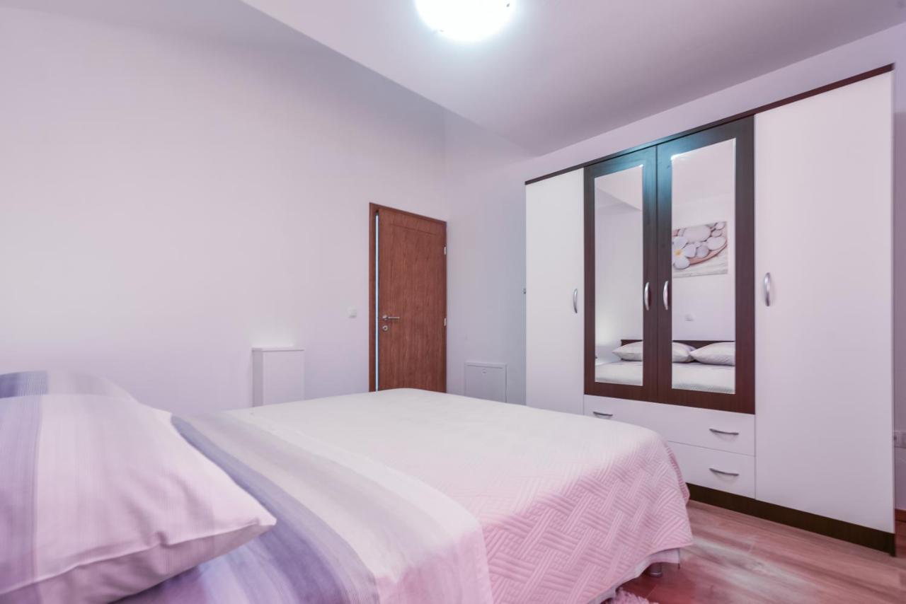 Apartments Sandrina Vrsi Εξωτερικό φωτογραφία