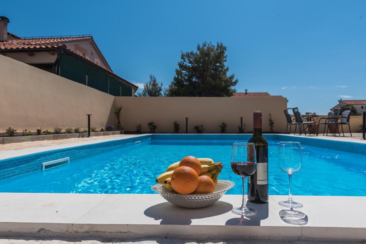 Apartments Sandrina Vrsi Εξωτερικό φωτογραφία